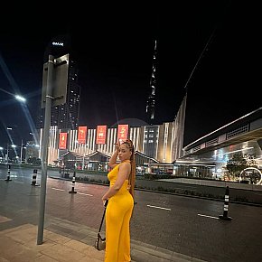 Sophia-Kings escort in Dubai offers Branlette espagnole services