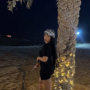 Sophia-Kings escort in Dubai offers Cum in Mouth services
