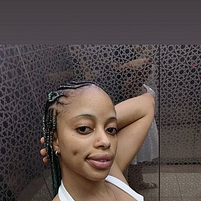 Sophia-Kings escort in Dubai offers Beijar services