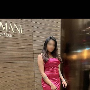 Arya College Girl
 escort in Dubai offers Titjob services