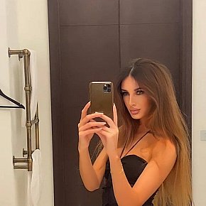 Leyla escort in Milan offers Embrasser avec la langue services