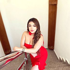 MAYA escort in Dubai offers Massagem erótica services