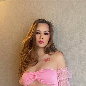 Lady-luster escort in Manila offers Erotic massage services