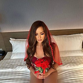Lady-luster escort in Manila offers Ball Licking and Sucking services
