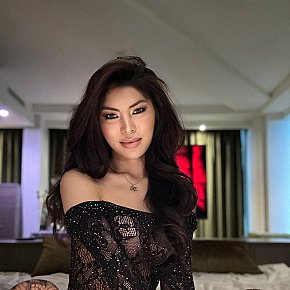 Lady-Oishi Model/Ex-Model escort in Amsterdam offers Girlfriend Experience (GFE) services