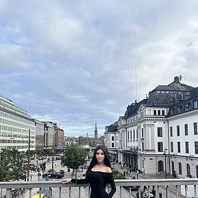 Lady-Oishi Modelo/Ex-modelo escort in Amsterdam offers Experiência com garotas (GFE) services