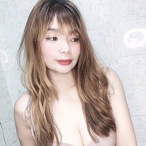 Celine escort in Manila offers Erotic massage services