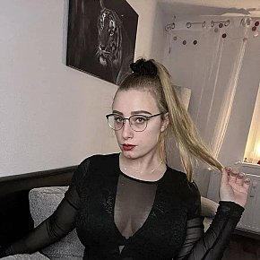 Louisa Natürlich escort in Malmo offers Girlfriend Experience (GFE) services