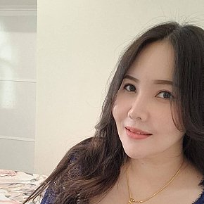 Anya escort in  offers Masaj Senzual Integral services