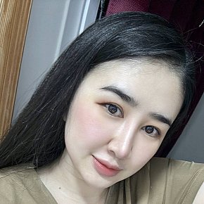 IDeer escort in Muscat offers Massaggio erotico services