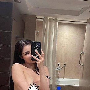 Fanta Mature escort in Abu Dhabi offers Strap on services