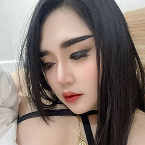 Sai Model/Fost Model escort in Riyadh offers Sărut services