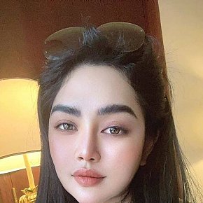 Sai Model/Fost Model escort in Riyadh offers Sărut services