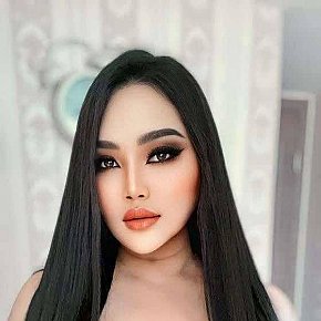 Sai Model/Fost Model escort in Riyadh offers Sărut services