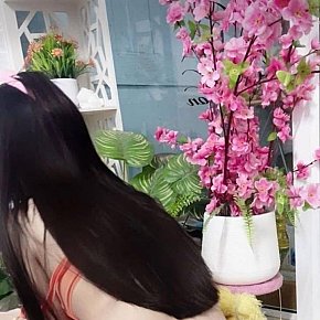 Sai Model/Fost Model escort in Riyadh offers Sărut services