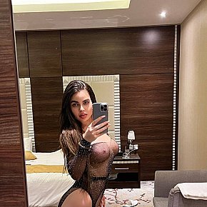 Lena escort in Riyadh offers Erotic massage services