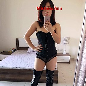 Mistress-Ann escort in Dubai offers Sborrata in bocca services