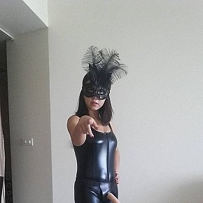 Mistress-Ann escort in Dubai offers Pelle / Latex / PVC services