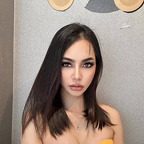 Aiwa escort in Abu Dhabi offers Küssen services