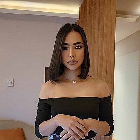 Aiwa escort in Abu Dhabi offers Küssen services
