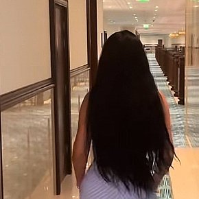 Lala escort in Dubai offers Bacio alla francese services