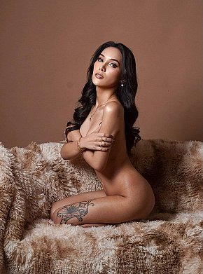 Steph escort in Seoul offers Maîtresse (soft) services