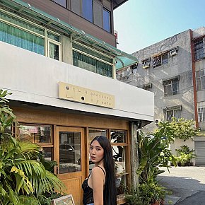 Sofia-Kang escort in Hong Kong offers Lécher et sucer les testicules services