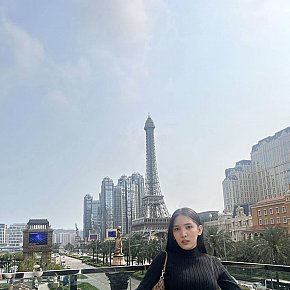 Sofia-Kang escort in Hong Kong offers Linsul şi Suptul Testiculelor services