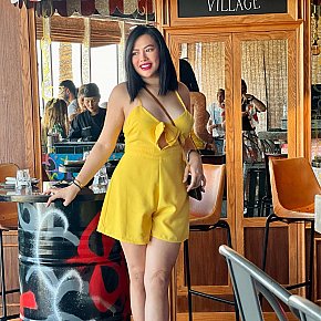 Sophia escort in Manila offers Girlfriend Experience (GFE) services