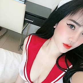 Mina escort in Dubai offers Sărut services