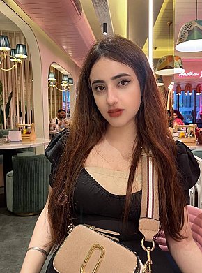 Lux escort in Muscat offers Mamada sin condón
 services