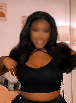 Courtney Vip Escort escort in Hertfordshire offers Bacio se c'è sintonia services