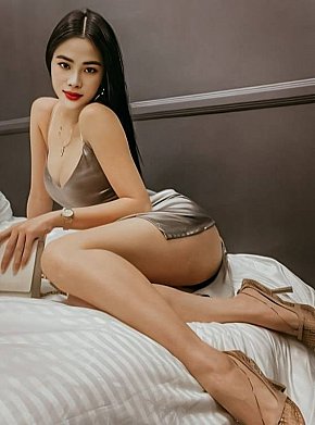 Hanna escort in Juffair offers Tantric services