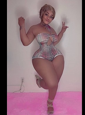 Queen-69 Super Gros Cul escort in Kuwait City offers Position 69 services