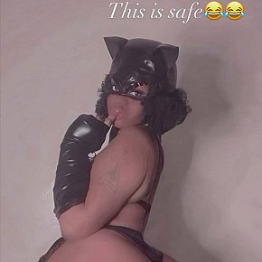 Queen-69 Superpeituda escort in Kuwait City offers Submisso/Escravo (forte) services