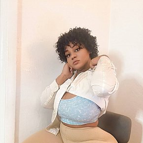 Queen-69 Superpeituda escort in Kuwait City offers Submisso/Escravo (forte) services