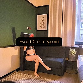 Emma Mature escort in Brussels offers Cumshot on body (COB) services