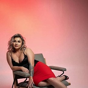 Helena-Milf Madura escort in  offers Massagem erótica services
