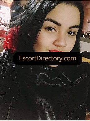 Sara escort in  offers Submissão services