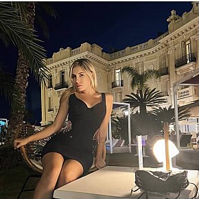 Suzanne Vip Escort escort in Monte Carlo offers Juegos con dildo
 services