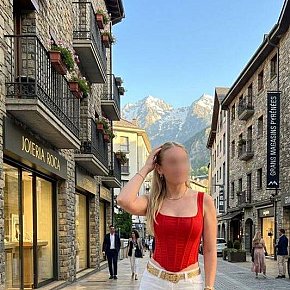 Laura Mûre escort in  offers Massage érotique services