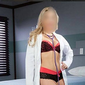 Laura Mature escort in Ibiza offers Erotic massage services