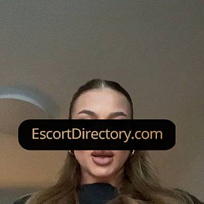 Mia escort in Dubai offers Deep Throat services