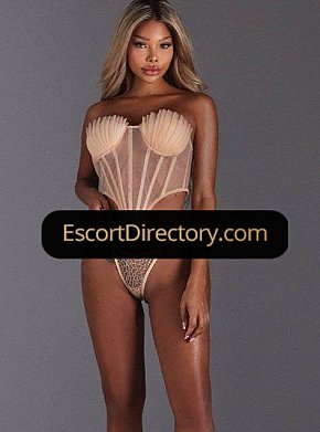 Ariadna escort in Düsseldorf offers Deep Throat services