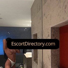 Carolina escort in Amsterdam offers Erotic massage services