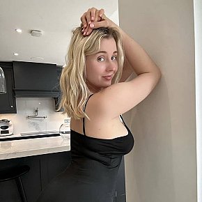 Lauren-smith Mature escort in Quebec offers Blowjob with Condom services