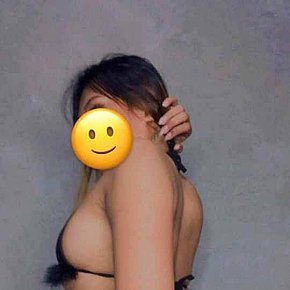 Leigh-Collins All Natural
 escort in Manila offers Handjob services