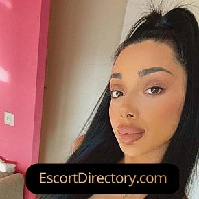 Kim escort in  offers sexo oral com preservativo services