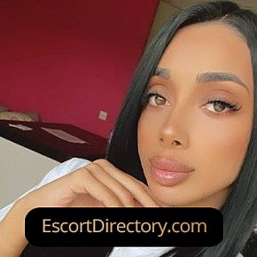 Kim escort in  offers sexo oral com preservativo services
