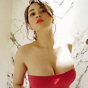 Dolly Super Gros Cul escort in Makati offers Position 69 services
